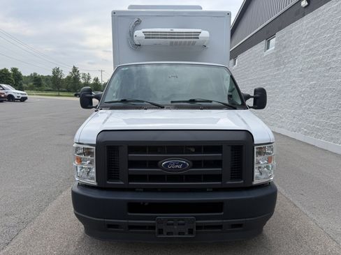Used 2023 Ford E-350 and Econoline 350 Super Duty w/ Power Windows & Locks Group RWD image 2