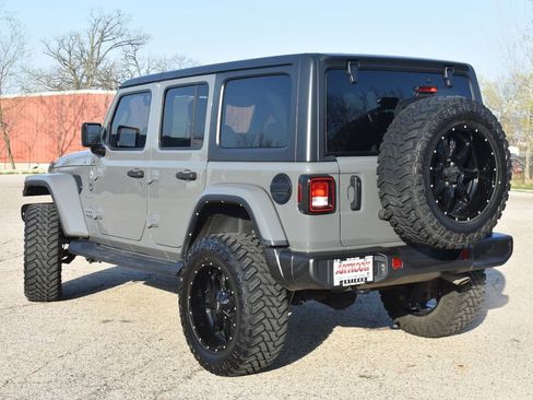 Used 2021 Jeep Wrangler Unlimited Sahara AWD/4WD image 5
