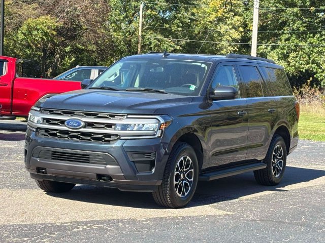 Used 2024 Ford Expedition XLT AWD/4WD image 36