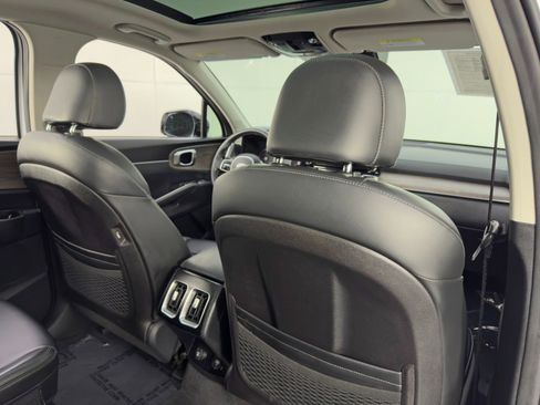 Used 2021 Kia Sorento EX w/ EX AWD X-Line Package image 32
