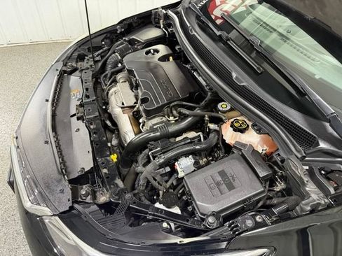 Used 2018 Chevrolet Cruze LT w/ Convenience Package FWD image 23