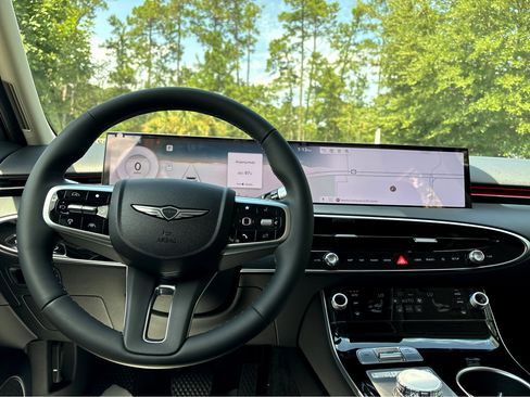 New 2026 Genesis GV70 2.5T image 4