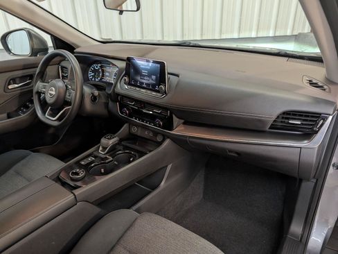 Used 2022 Nissan Rogue SV AWD/4WD image 7