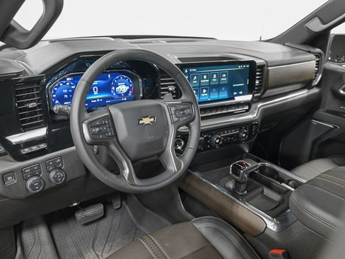 Used 2025 Chevrolet Silverado 1500 High Country AWD/4WD image 14