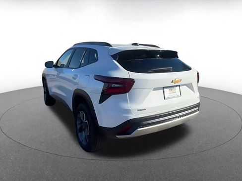 Used 2025 Chevrolet Trax LT image 16