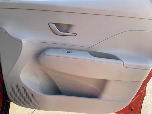 Used 2025 Hyundai Kona SEL FWD image 28