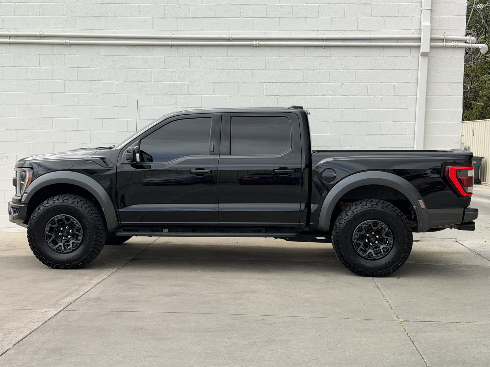 Used 2022 Ford F150 Raptor w/ Equipment Group 801A High AWD/4WD image 8