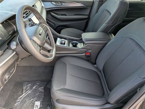 New 2025 Jeep Grand Cherokee Laredo X image 12