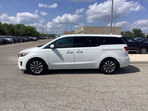 Used 2015 Kia Sedona SX FWD image 2