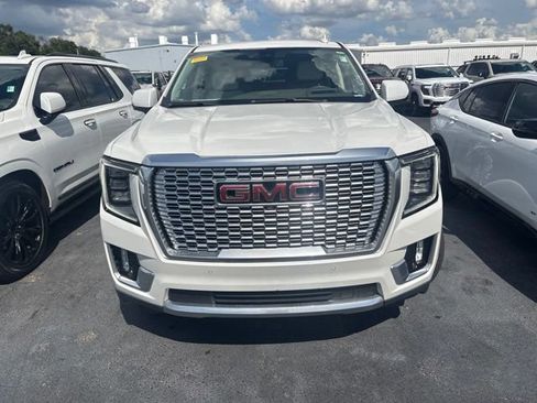 Used 2021 GMC Yukon XL Denali AWD/4WD image 2