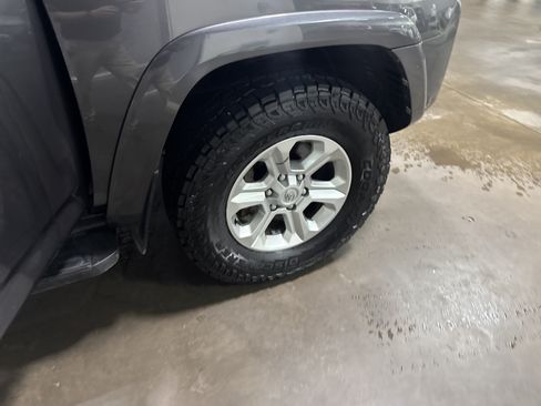 Used 2019 Toyota 4Runner SR5 Premium w/ Four Season Floor Mat Package AWD/4WD image 33