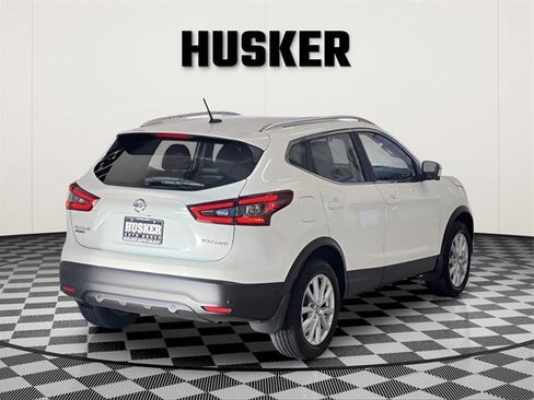 Used 2022 Nissan Rogue Sport SV w/ Technology Package image 9