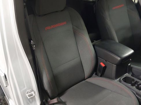 Used 2024 Jeep Wrangler Unlimited Rubicon image 28