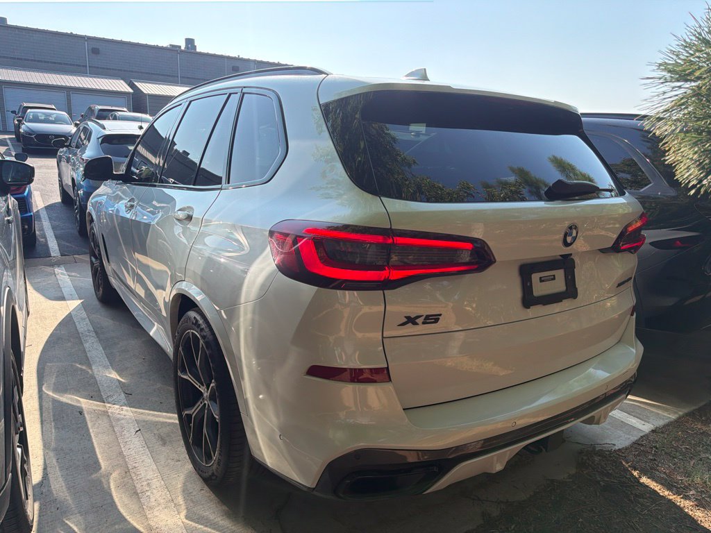 Used 2021 BMW X5 xDrive45e w/ M Sport Package AWD/4WD image 4