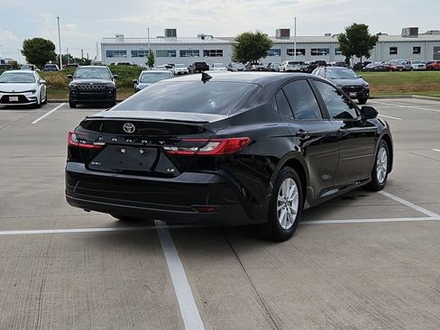 Used 2026 Toyota Camry LE w/ Convenience Package FWD image 5