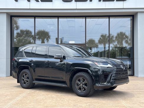 Used 2025 Lexus LX 700h Overtrail w/ Accessory Package (Z1) AWD/4WD image 9