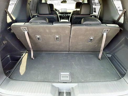 Used 2025 Honda Pilot TrailSport image 32