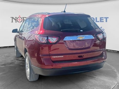 Used 2017 Chevrolet Traverse LT w/ Style and Technology Package FWD image 5