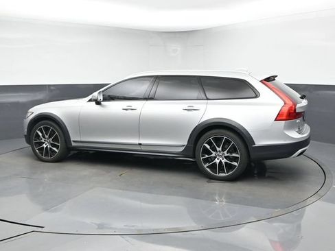 Used 2018 Volvo V90 T6 Cross Country w/ Convenience Package AWD/4WD image 6