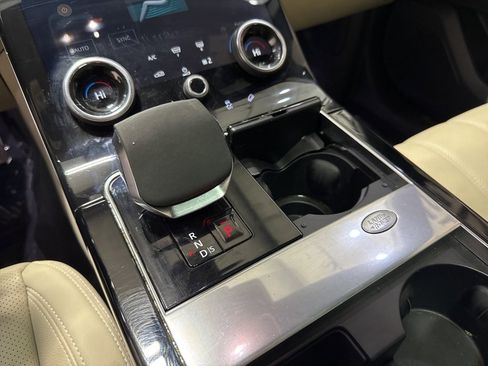 Used 2023 Land Rover Range Rover Velar R-Dynamic S image 17