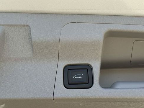 Used 2021 GMC Acadia SLT w/ Technology Package FWD image 34