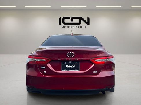 Used 2020 Toyota Camry LE image 3