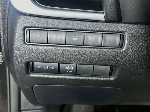 Used 2023 Nissan Rogue SV FWD image 17