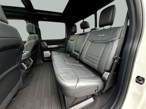 Used 2026 Ford F450 Platinum w/ FX4 Off-Road Package image 16