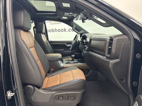 Used 2024 Chevrolet Silverado 1500 High Country w/ High Country Premium Package image 36