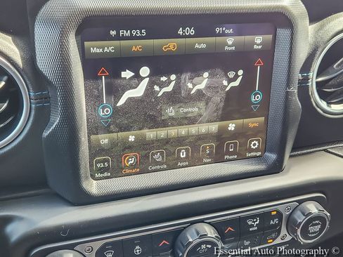 Used 2021 Jeep Wrangler Unlimited Rubicon 4xe w/ Cold Weather Group AWD/4WD image 14