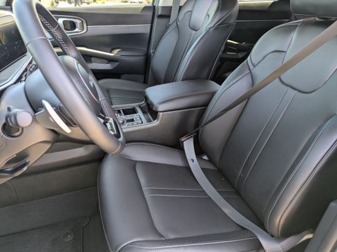 Certified 2025 Kia Sorento EX AWD/4WD image 26