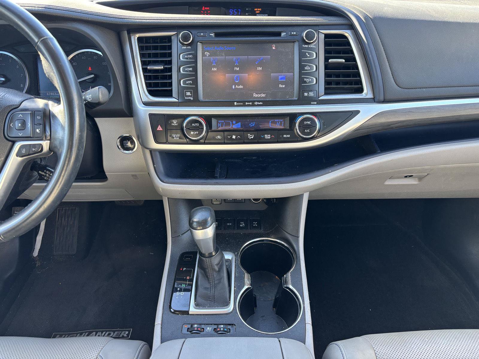 Used 2017 Toyota Highlander Limited AWD/4WD image 27