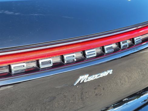 Used 2025 Porsche Macan image 34