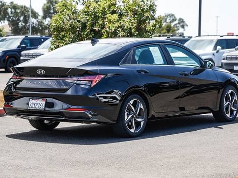 Certified 2022 Hyundai Elantra Limited FWD image 5