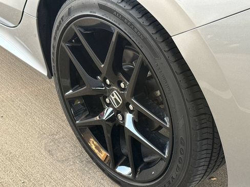 Used 2023 Honda Civic Sport image 9