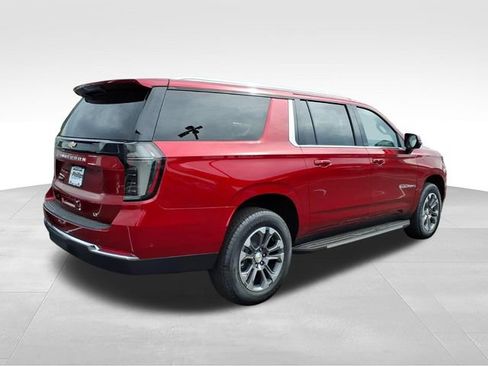 New 2026 Chevrolet Suburban LT w/ Comfort Package AWD/4WD image 3