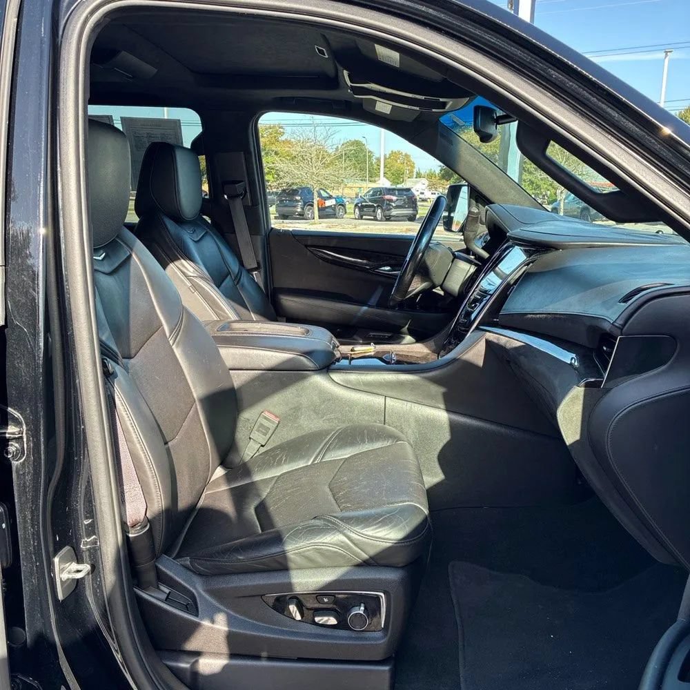 Used 2015 Cadillac Escalade Platinum AWD/4WD image 10