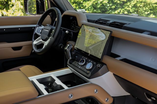 New 2026 Land Rover Defender 110 S AWD/4WD image 32
