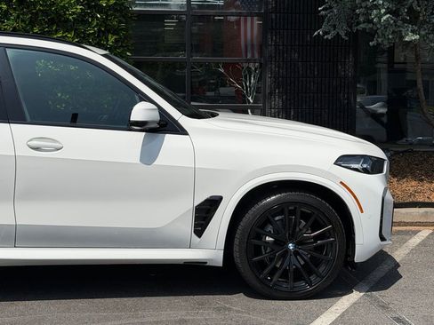Used 2024 BMW X5 xDrive40i w/ M Sport Package AWD/4WD image 19