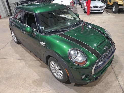Used 2015 MINI Cooper S image 14