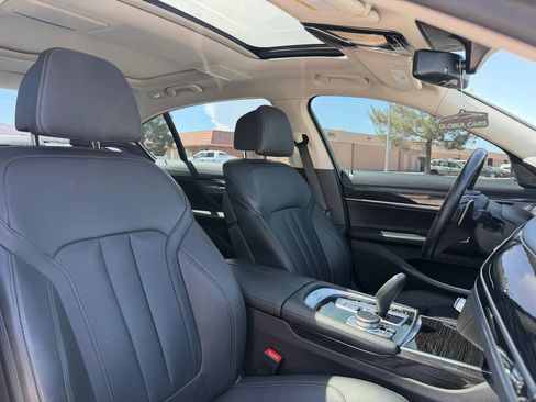 Used 2020 BMW 740i RWD image 18