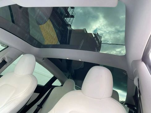 Used 2023 Tesla Model 3 Standard Range RWD image 10