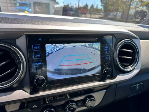 Used 2018 Toyota Tacoma SR5 RWD image 26