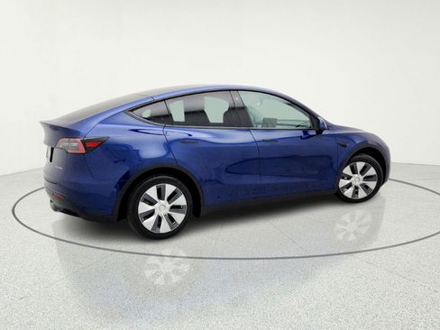 Used 2023 Tesla Model Y Long Range image 8