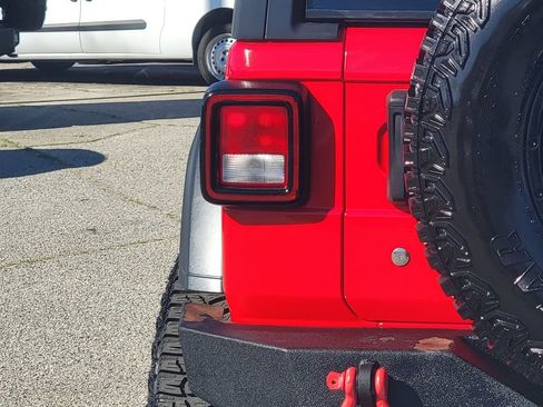 Used 2019 Jeep Wrangler Sport image 8