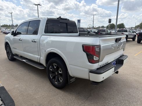 Used 2022 Nissan Titan Platinum Reserve w/ Moonroof Package image 3