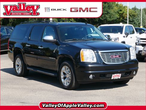 Used 2014 GMC Yukon XL SLT image 1
