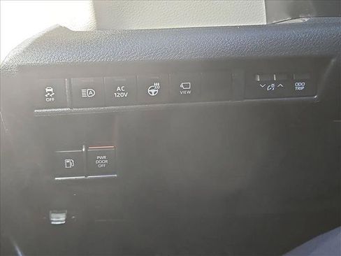 Used 2023 Toyota Sienna Platinum FWD image 16