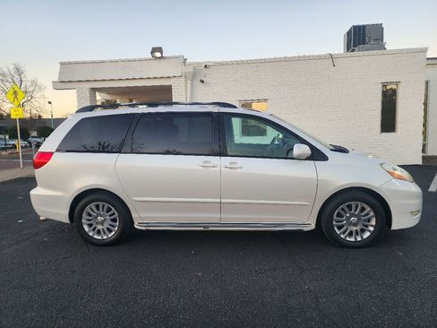 Used 2007 Toyota Sienna XLE image 6