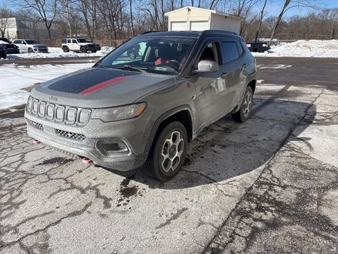Used 2022 Jeep Compass Trailhawk image 4